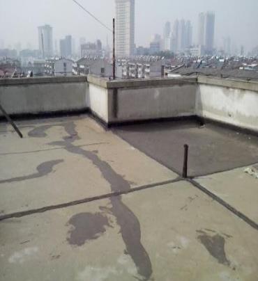海棠漏水维修 楼顶漏水是什么原因，楼顶漏水维修方法是什么?
